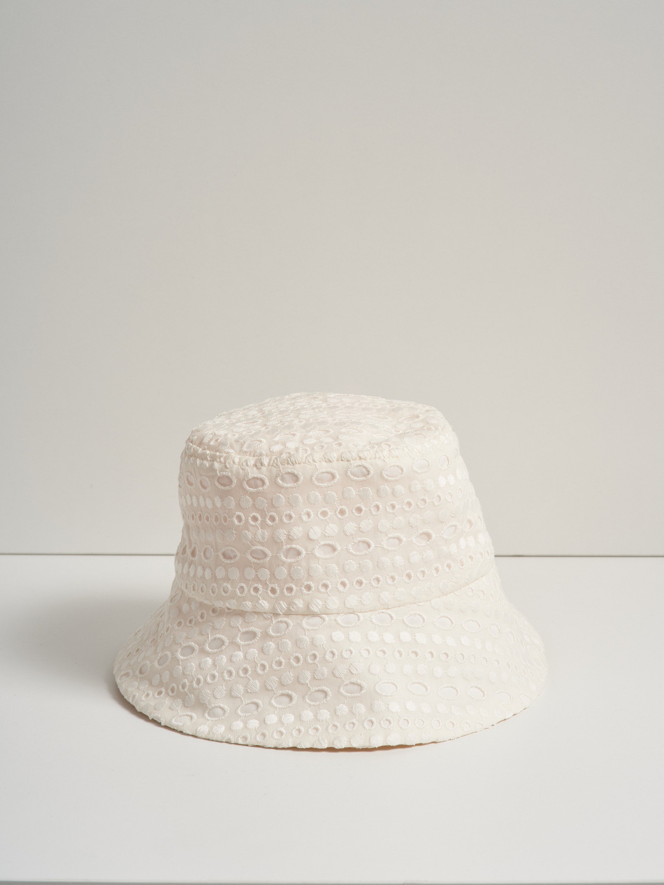 Gallen bucket hat - Off white english embroidery - Oval pattern
