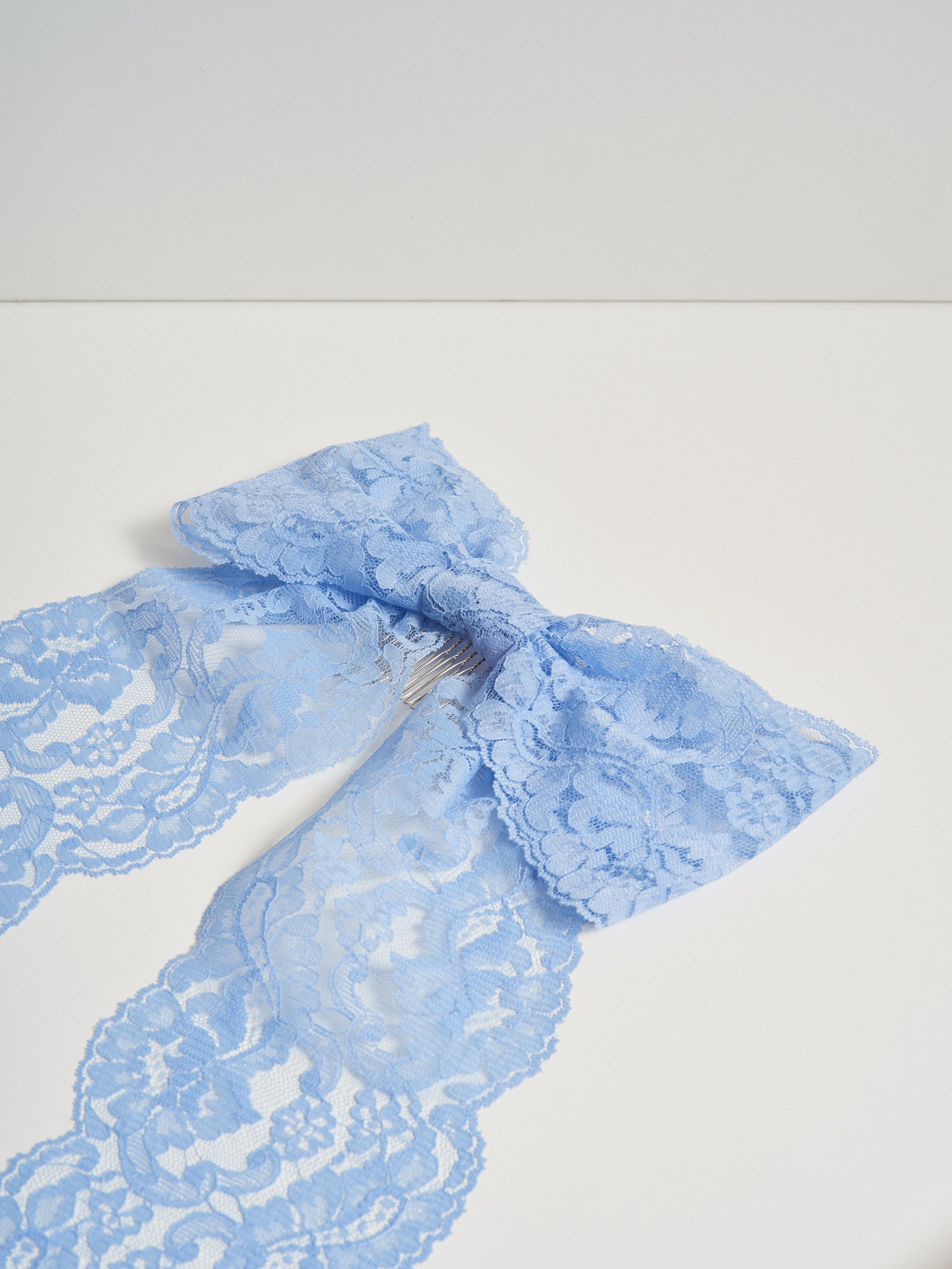 Lacey - Oversized bow on comb - Cornflower