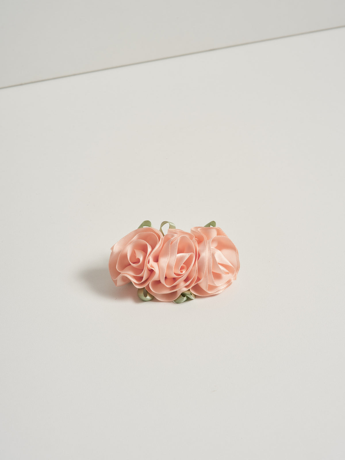 SATIN ROSE BROOCH SMALL LIGHT ROSE