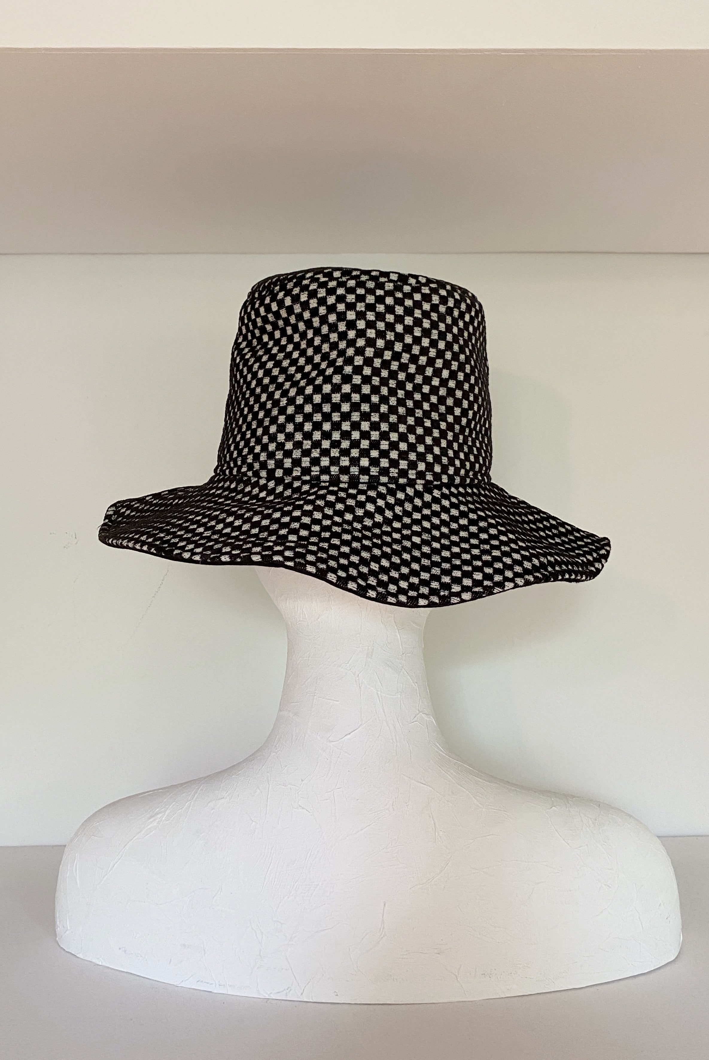 Chapeau baquet en velours et coton sergé à carreaux (ÉCHANTILLON TAILLE MOYENNE)