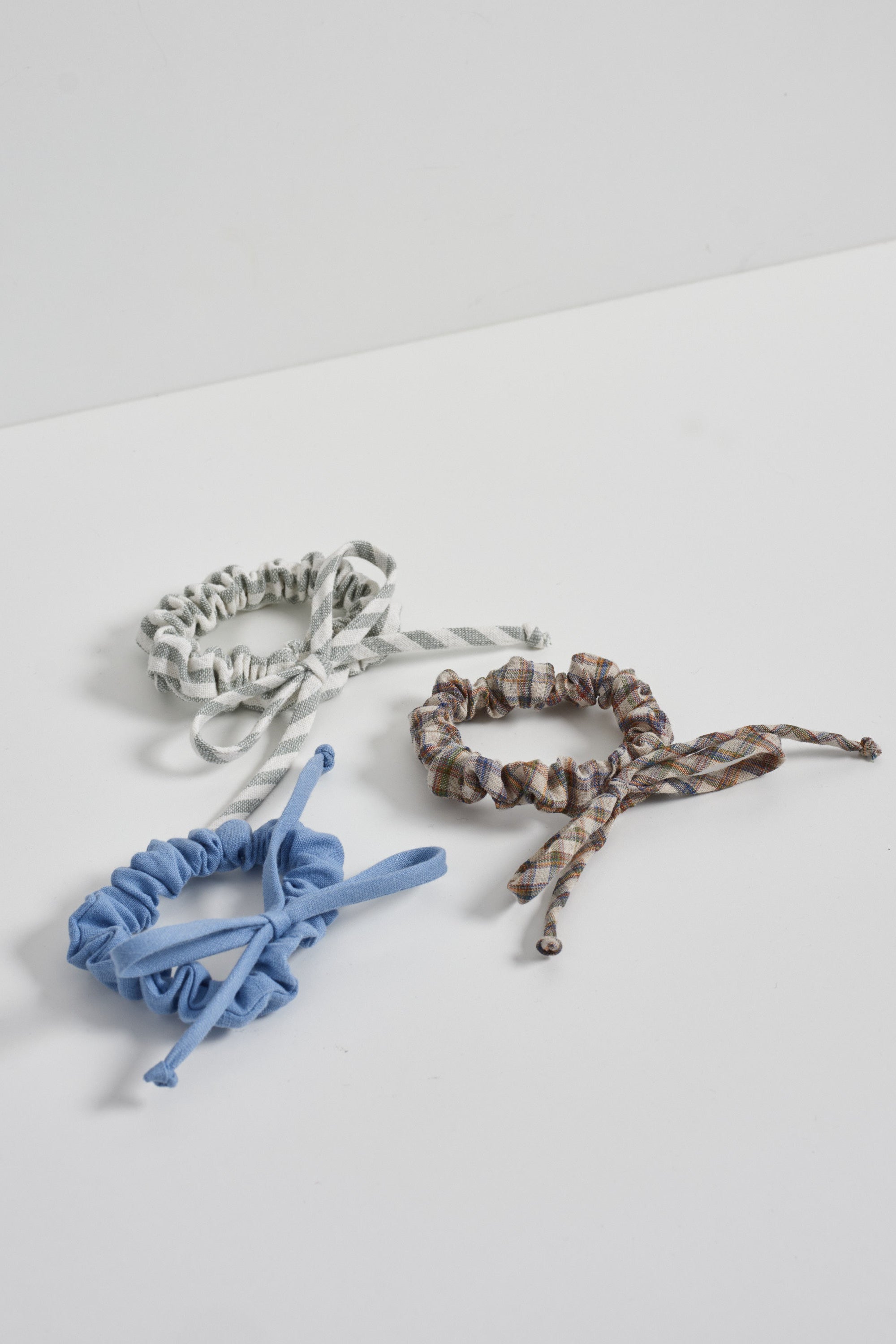 Cloves | Pack of 3 scrunchies