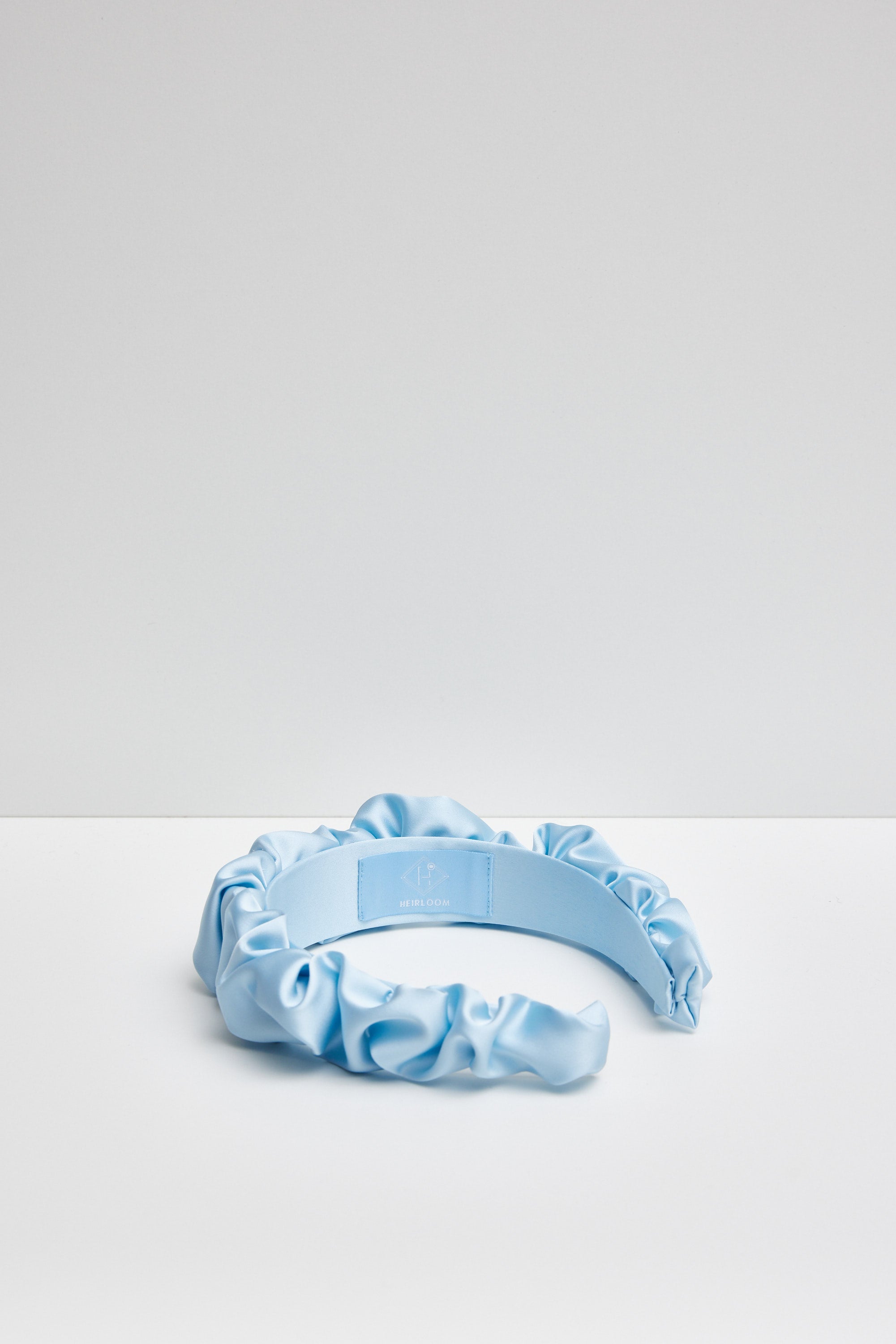 Clueless headband / Light blue satin