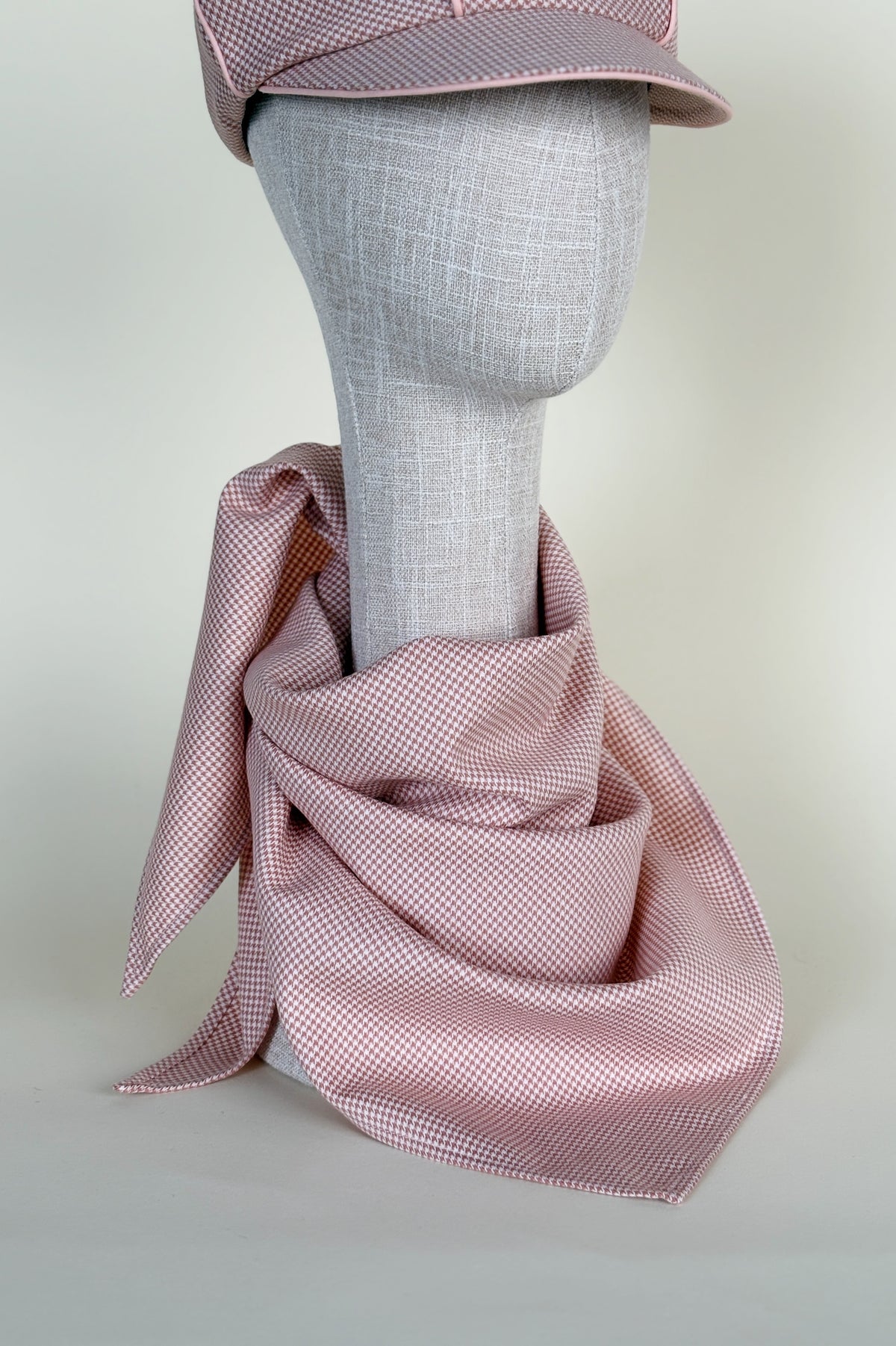 Sieff kerchief | Pink Houndstooth