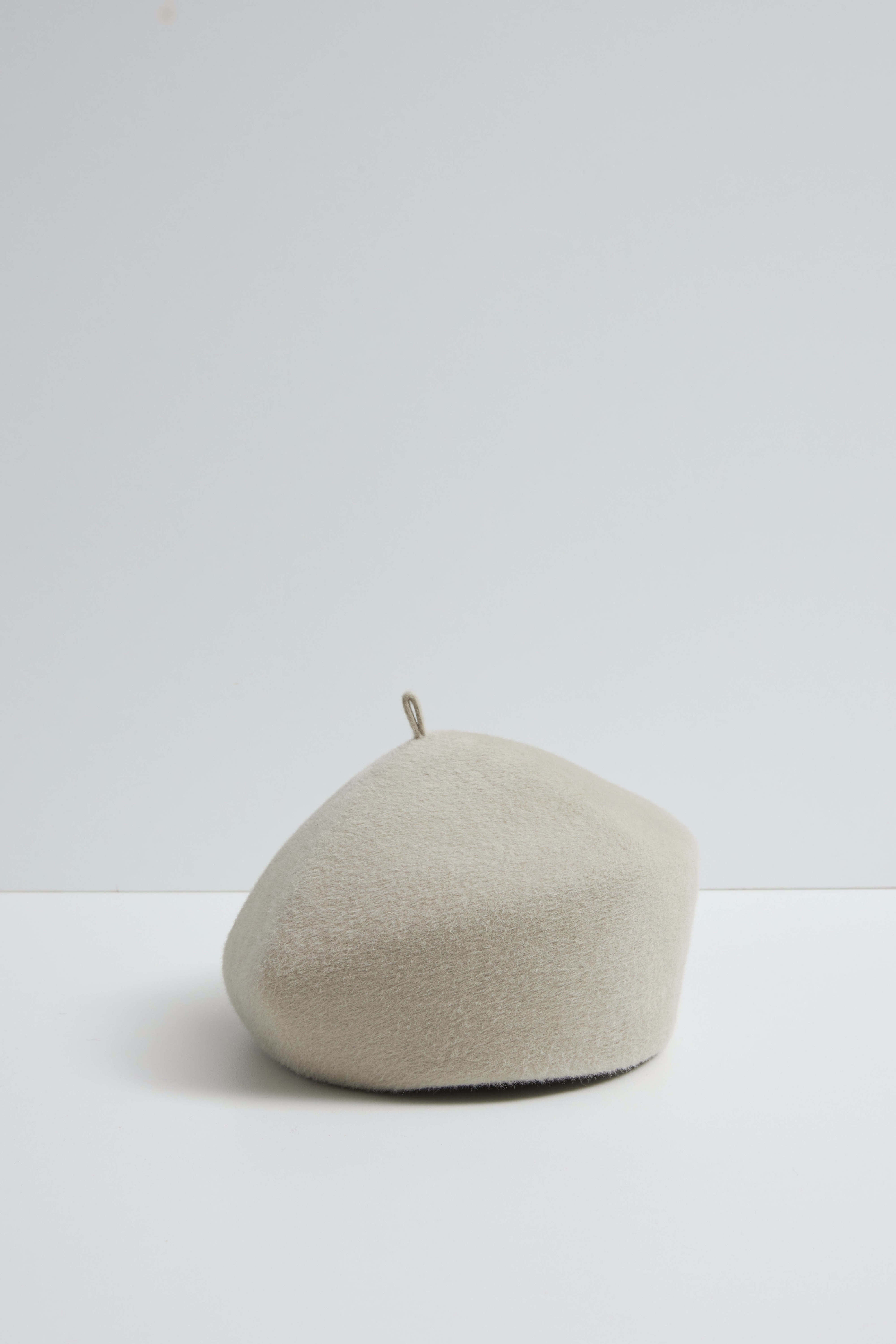 Harbin - Sculptural Structured Beret in Velour Rabbit Felt - Silverbelly