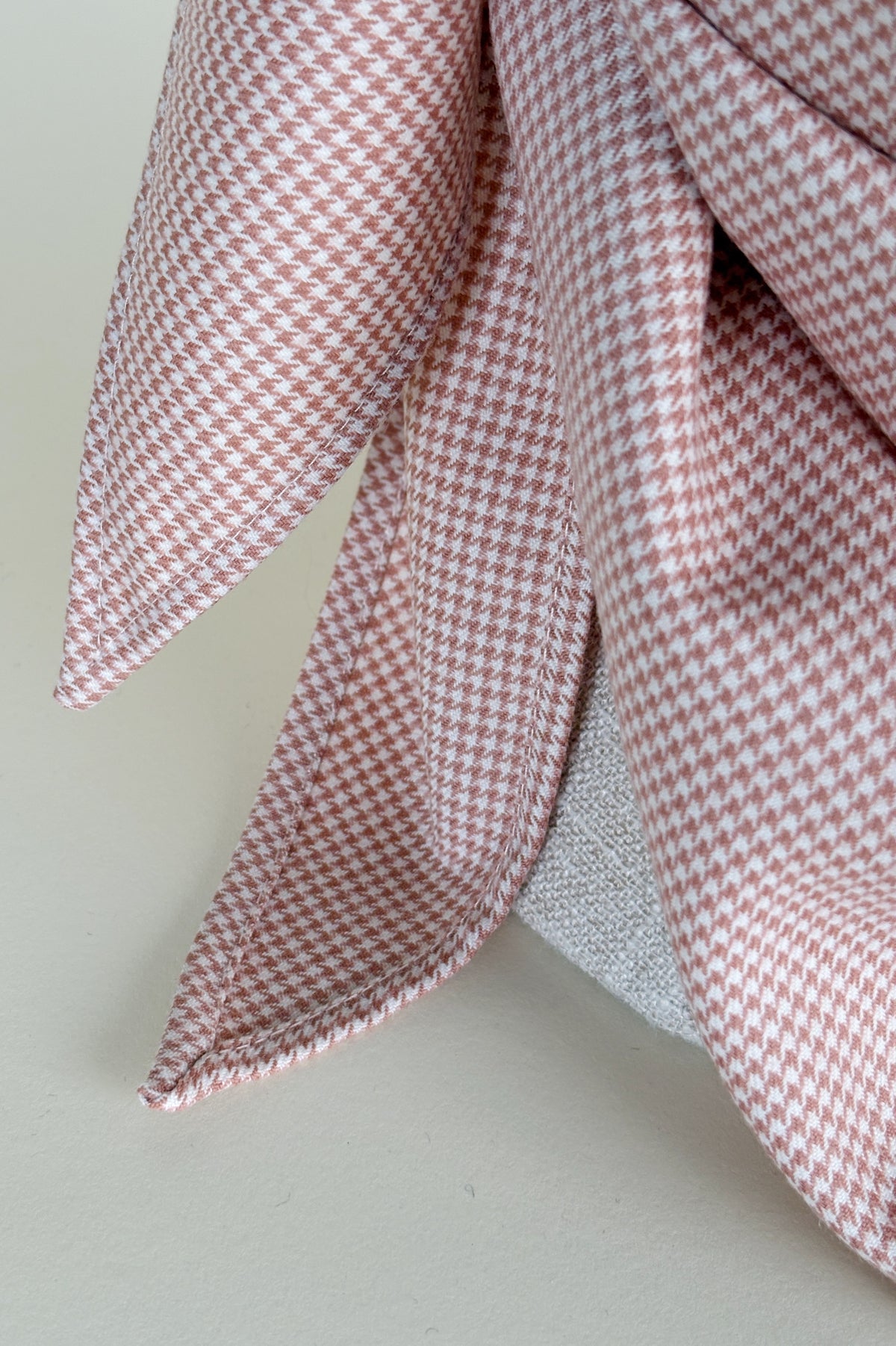 Sieff kerchief | Pink Houndstooth