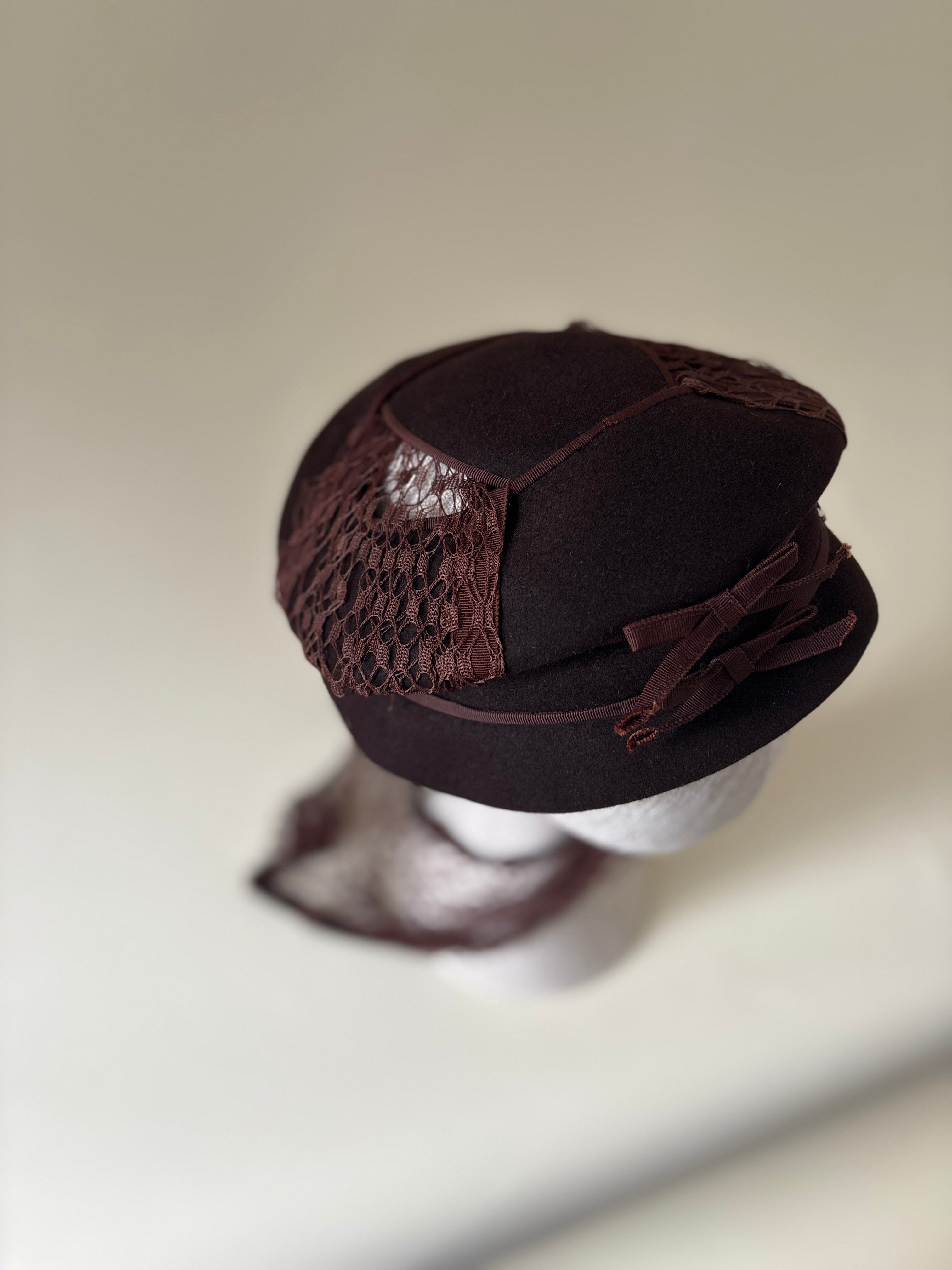 Vintage hat #068 | 1930's Brown fur felt hat with scarf