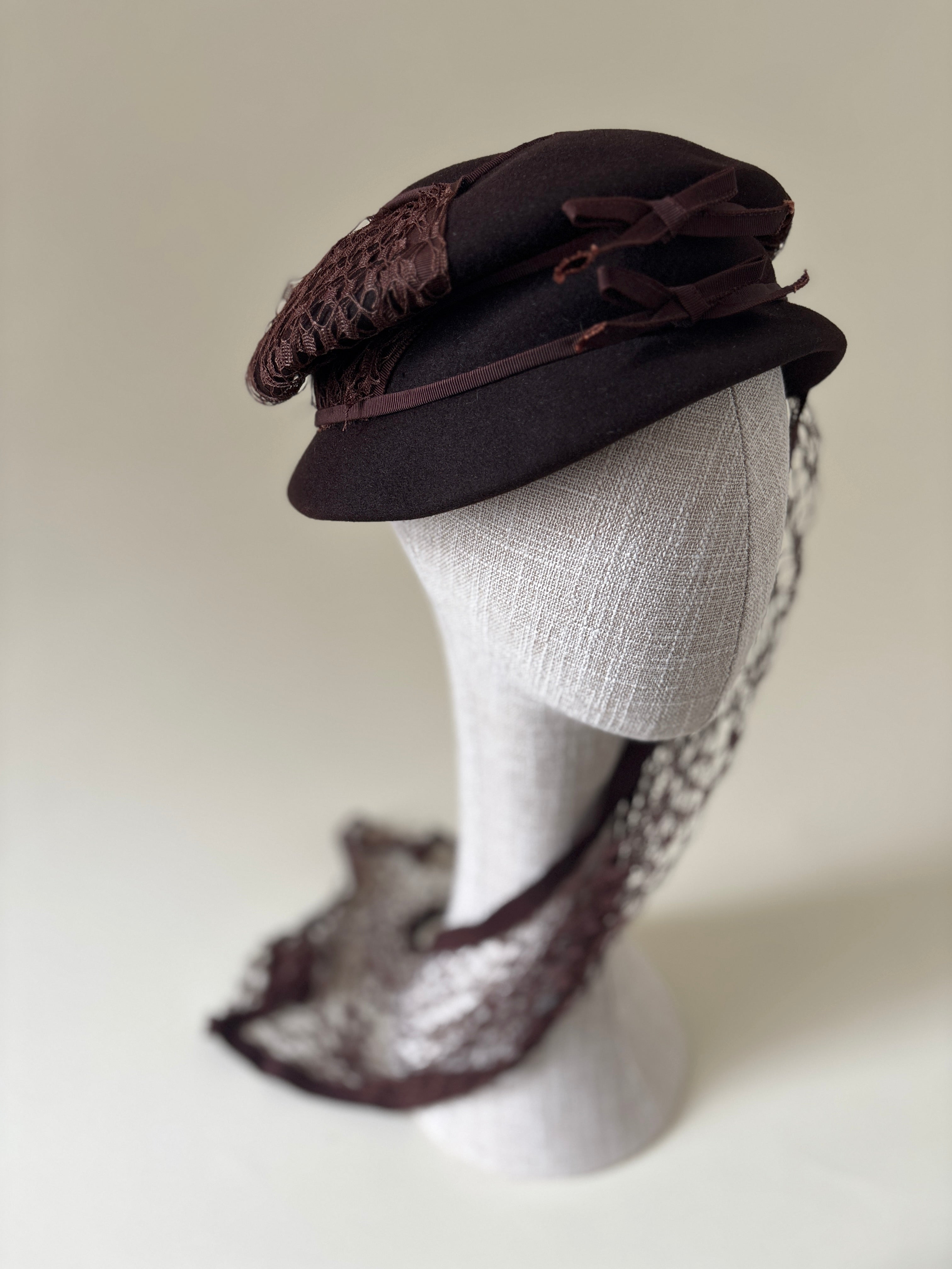 Vintage hat #068 | 1930's Brown fur felt hat with scarf