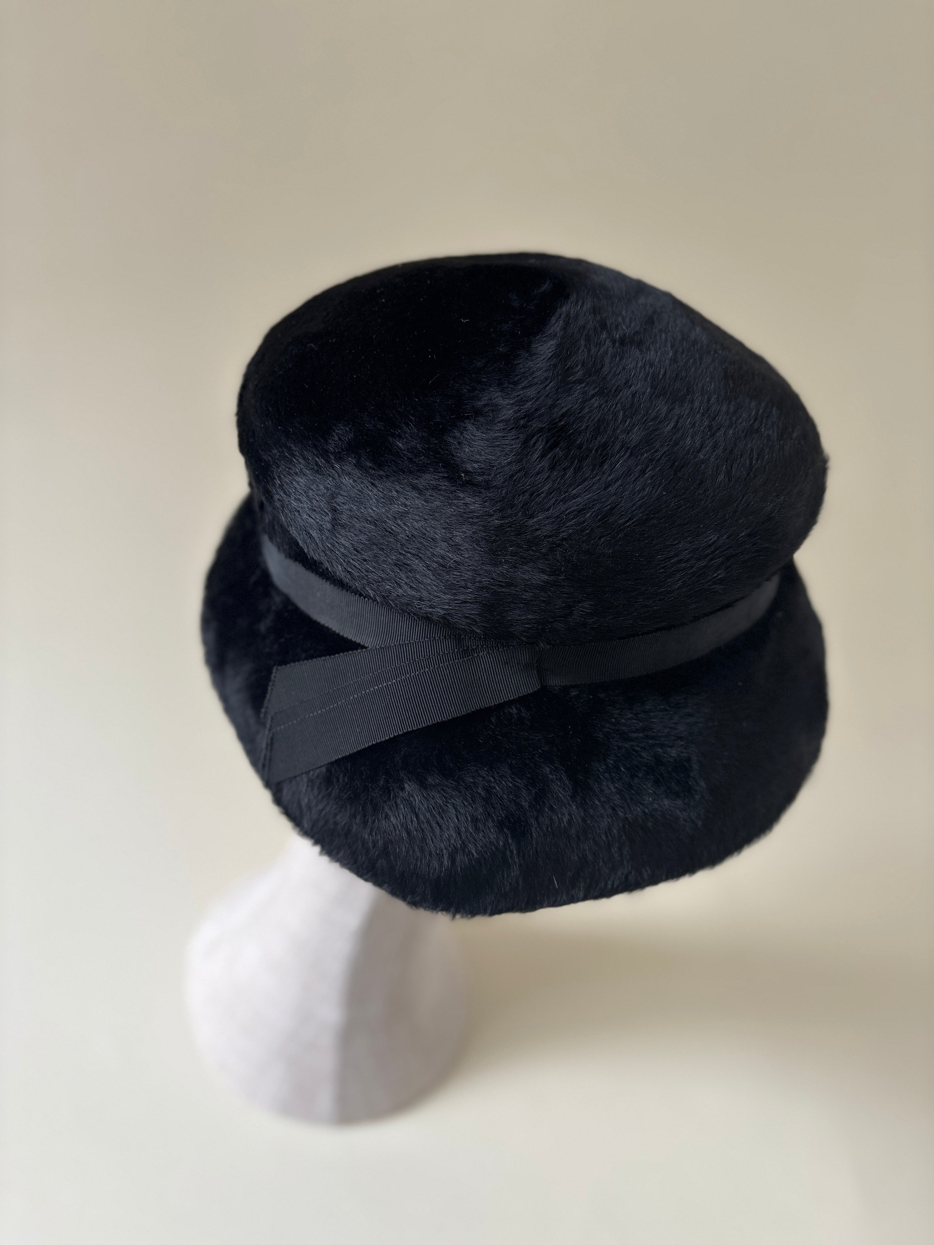 Vintage hat #062 | 1950's Black melusine fur felt mushroom hat