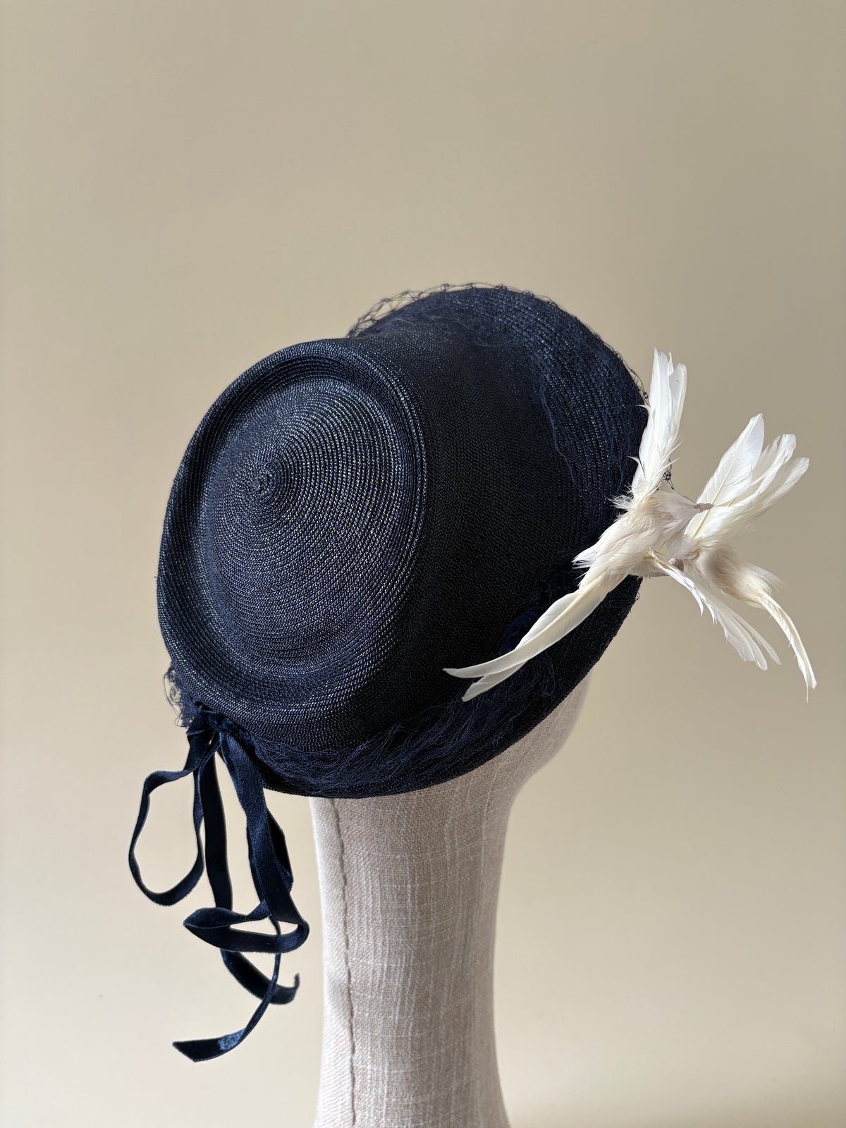 Vintage hat #019 | 1950's Navy blue straw half hat bonnet with veil and white feather birds