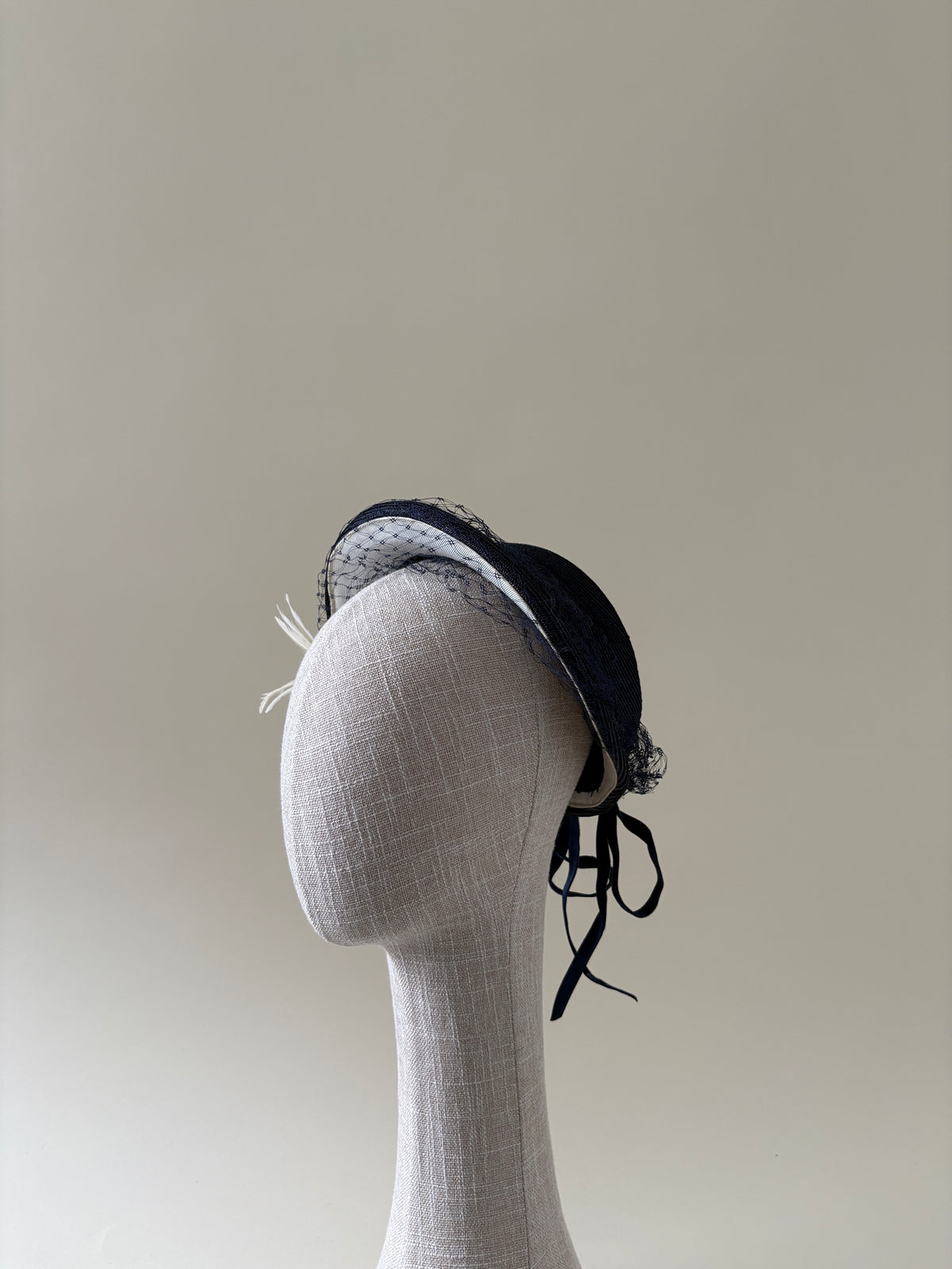Vintage hat #019 | 1950's Navy blue straw half hat bonnet with veil and white feather birds