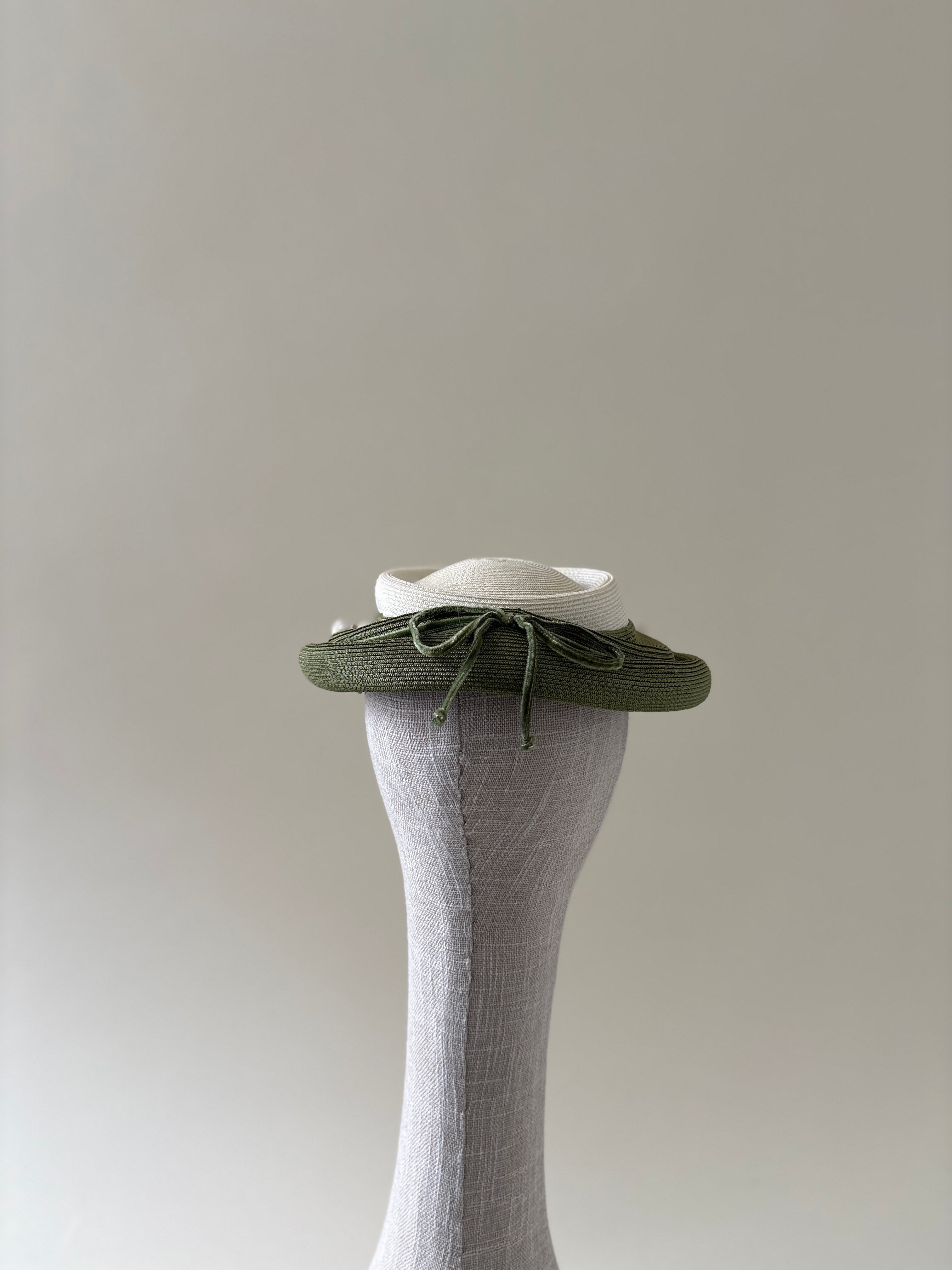 Vintage hat #010 | 1950's Green and white straw mushroom hat