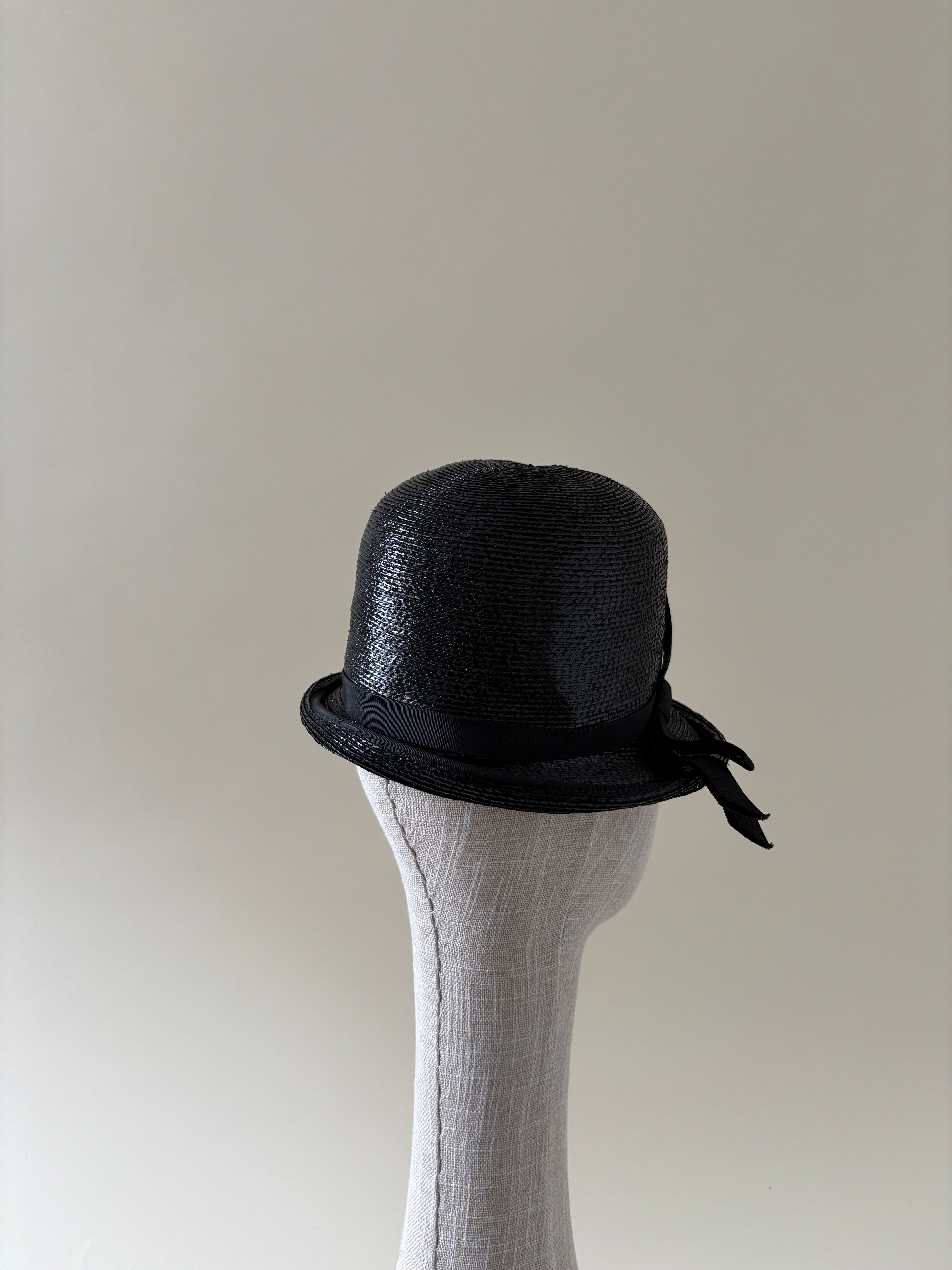 Vintage hat #030 | 1960's Black straw bubble hat with black grosgrain ribbon
