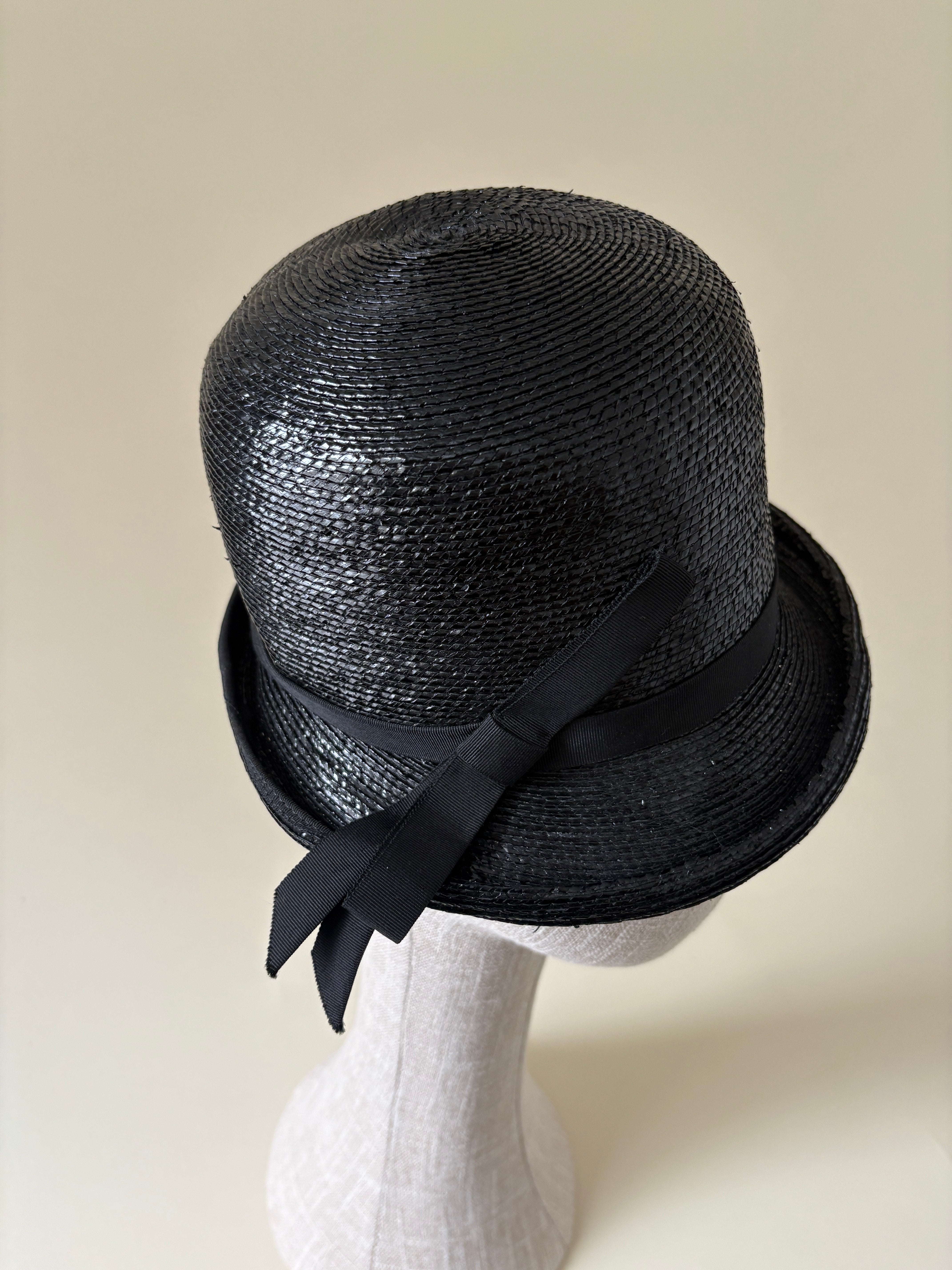 Vintage hat #030 | 1960's Black straw bubble hat with black grosgrain ribbon