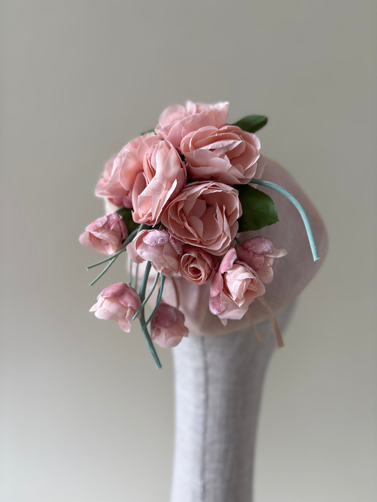 Vintage hat #006 | 1960's pink straw half hat with flower trims