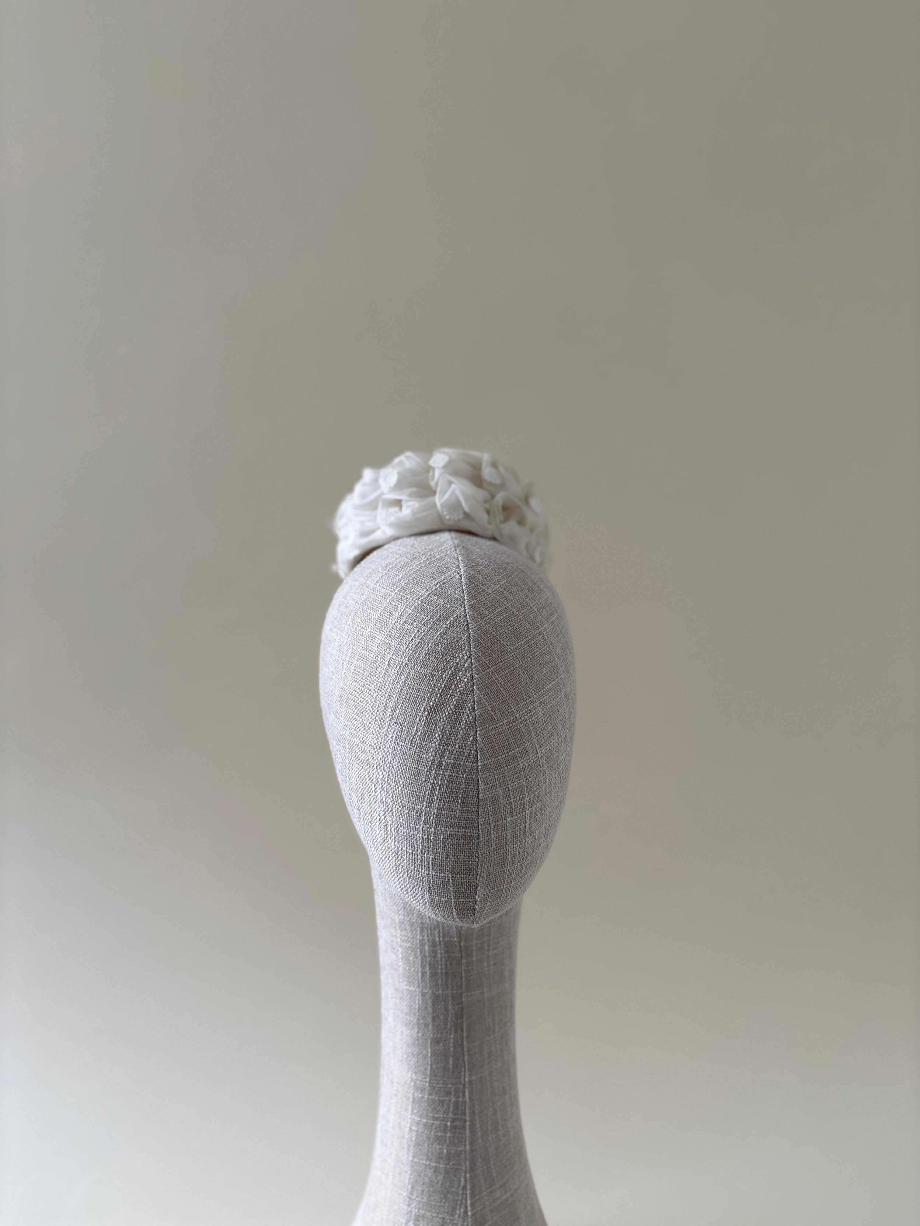 Vintage hat #051 | 1960's Bridal pillbox hat
