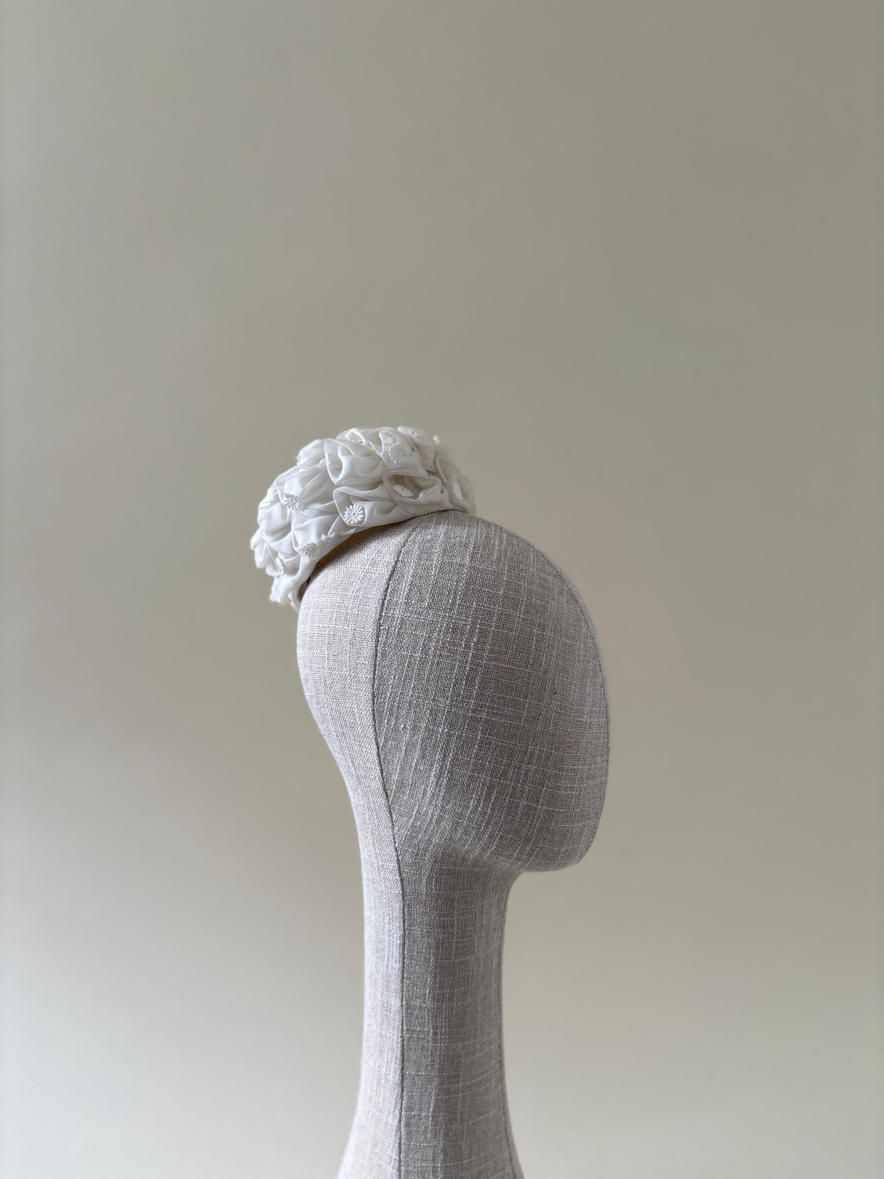 Vintage hat #051 | 1960's Bridal pillbox hat