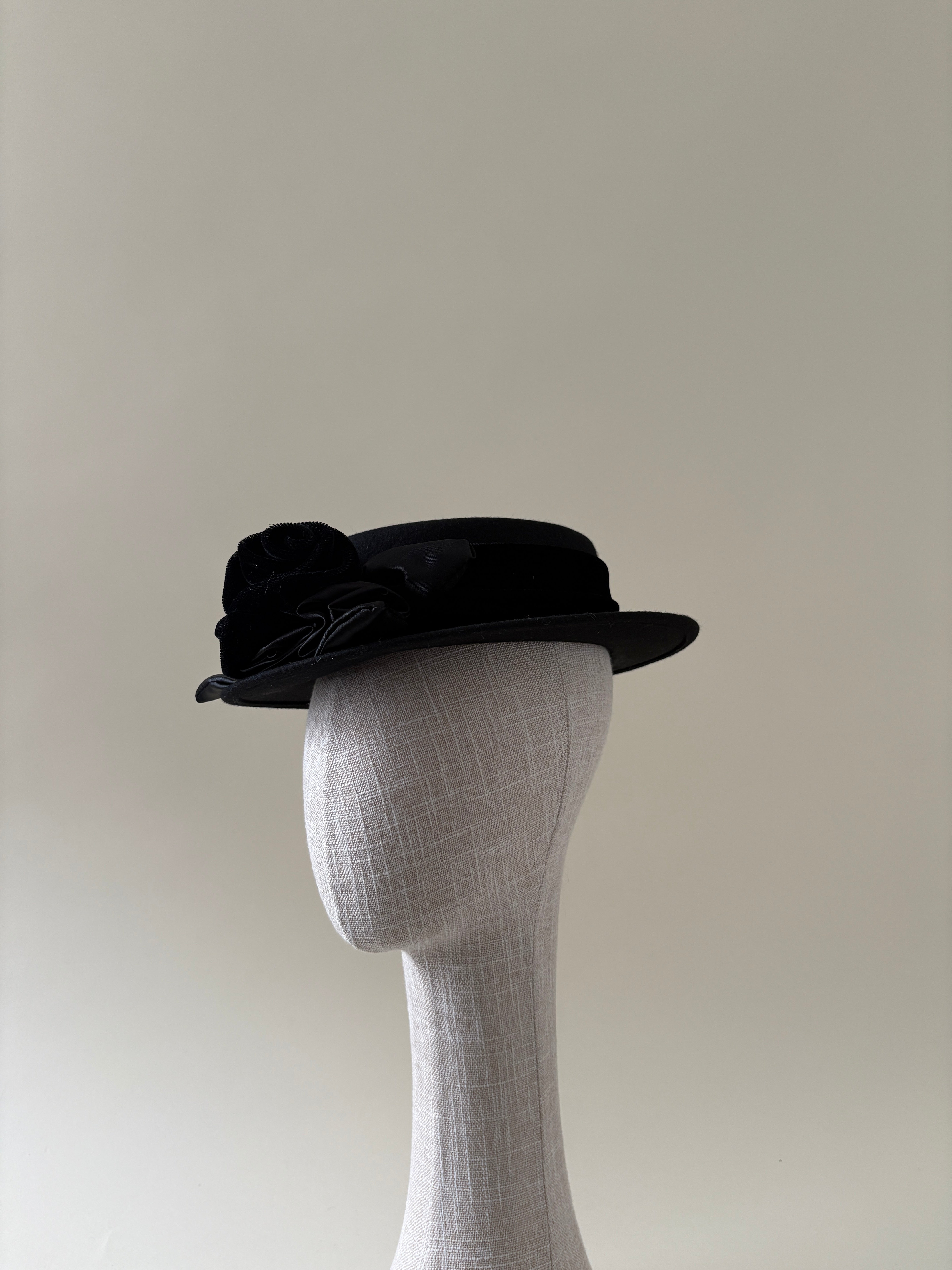Vintage hat #066 | 1990's Black wool felt boater with velvet and satin trims