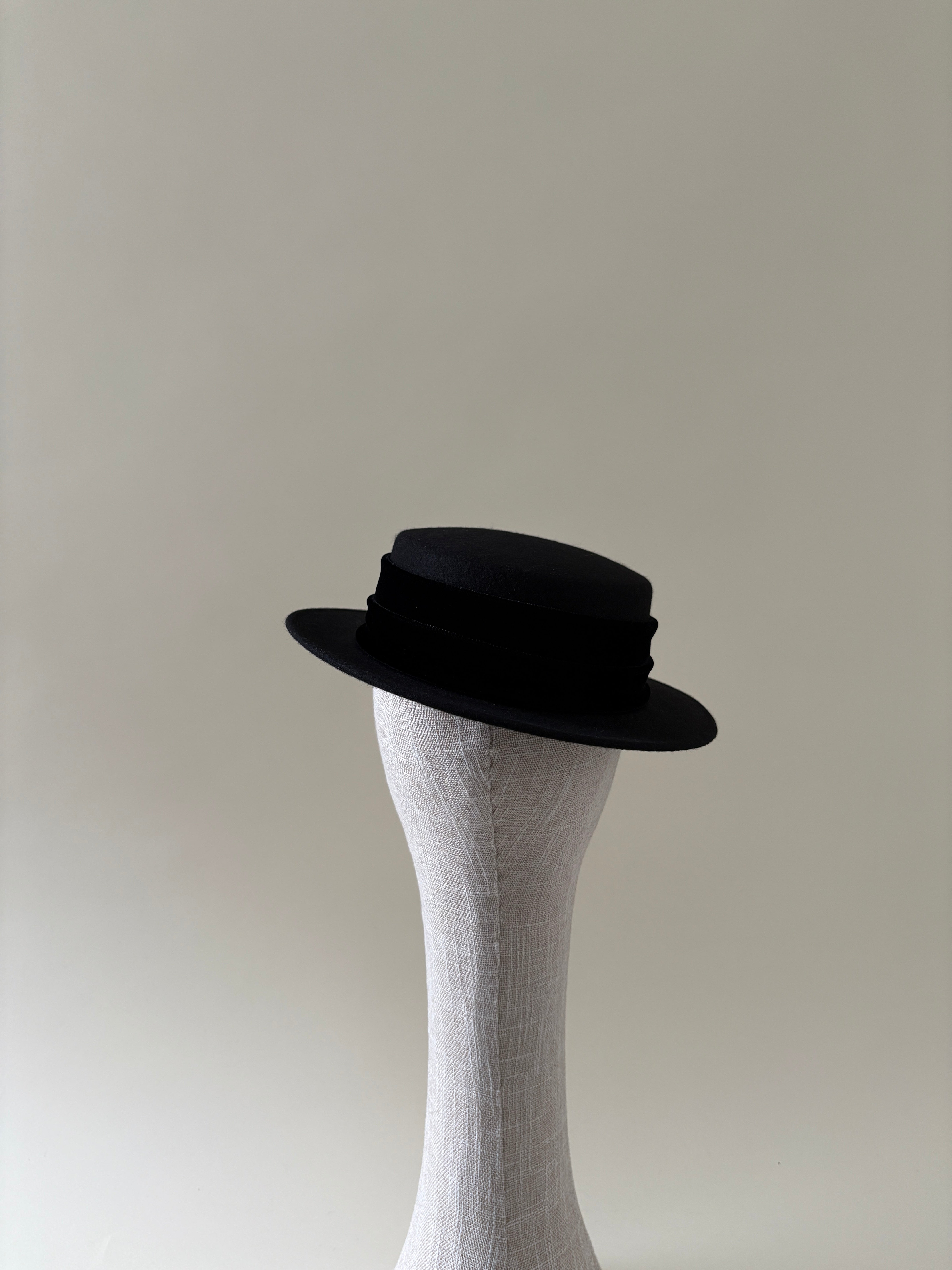 Vintage hat #066 | 1990's Black wool felt boater with velvet and satin trims
