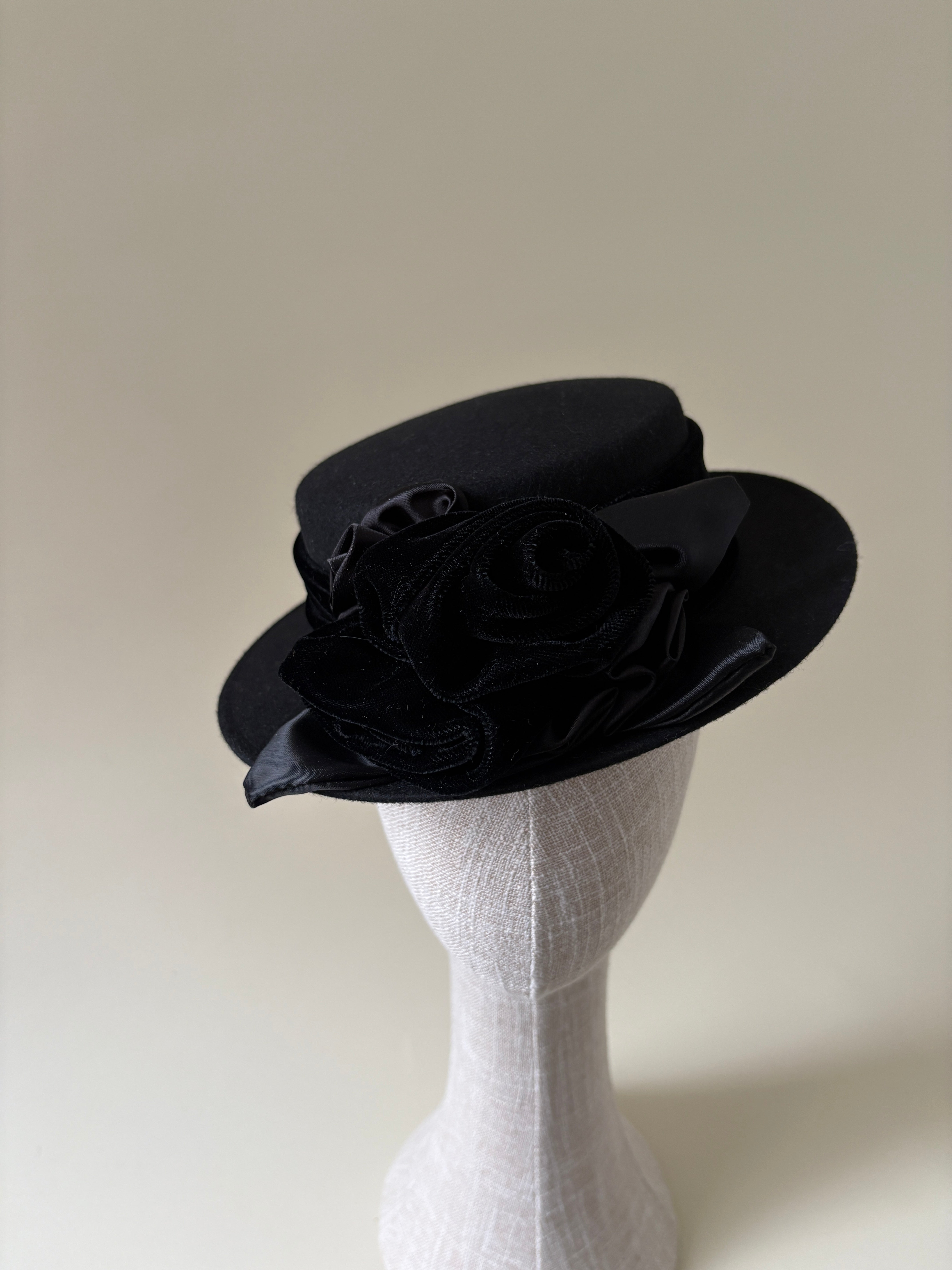 Vintage hat #066 | 1990's Black wool felt boater with velvet and satin trims