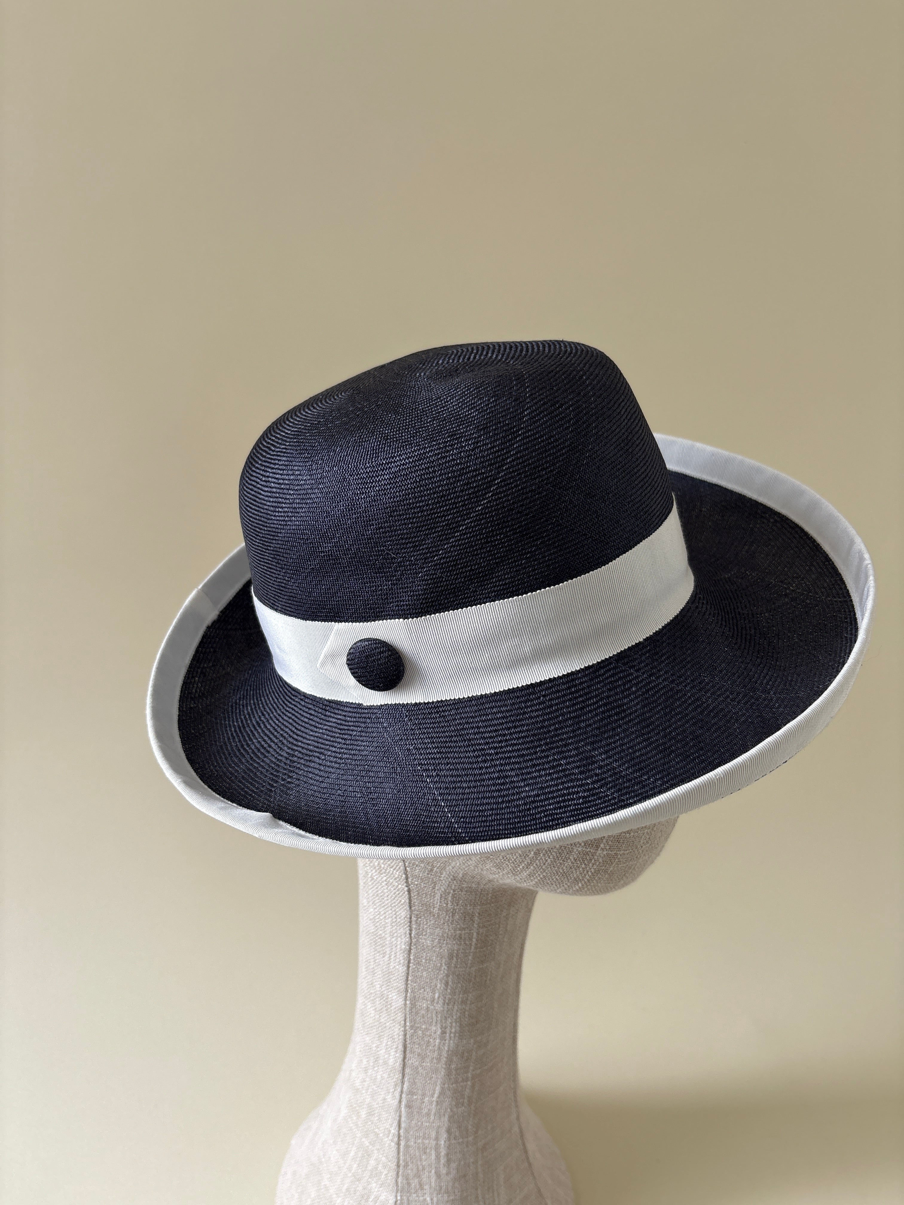 Vintage hat #003 | 1980's Navy and white straw hat