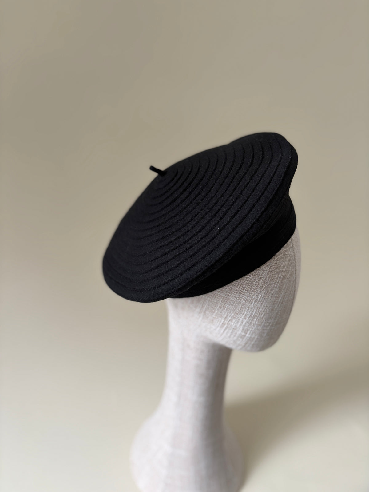 Chapeau vintage n° 053 | Béret en feutre de laine noir des années 1990