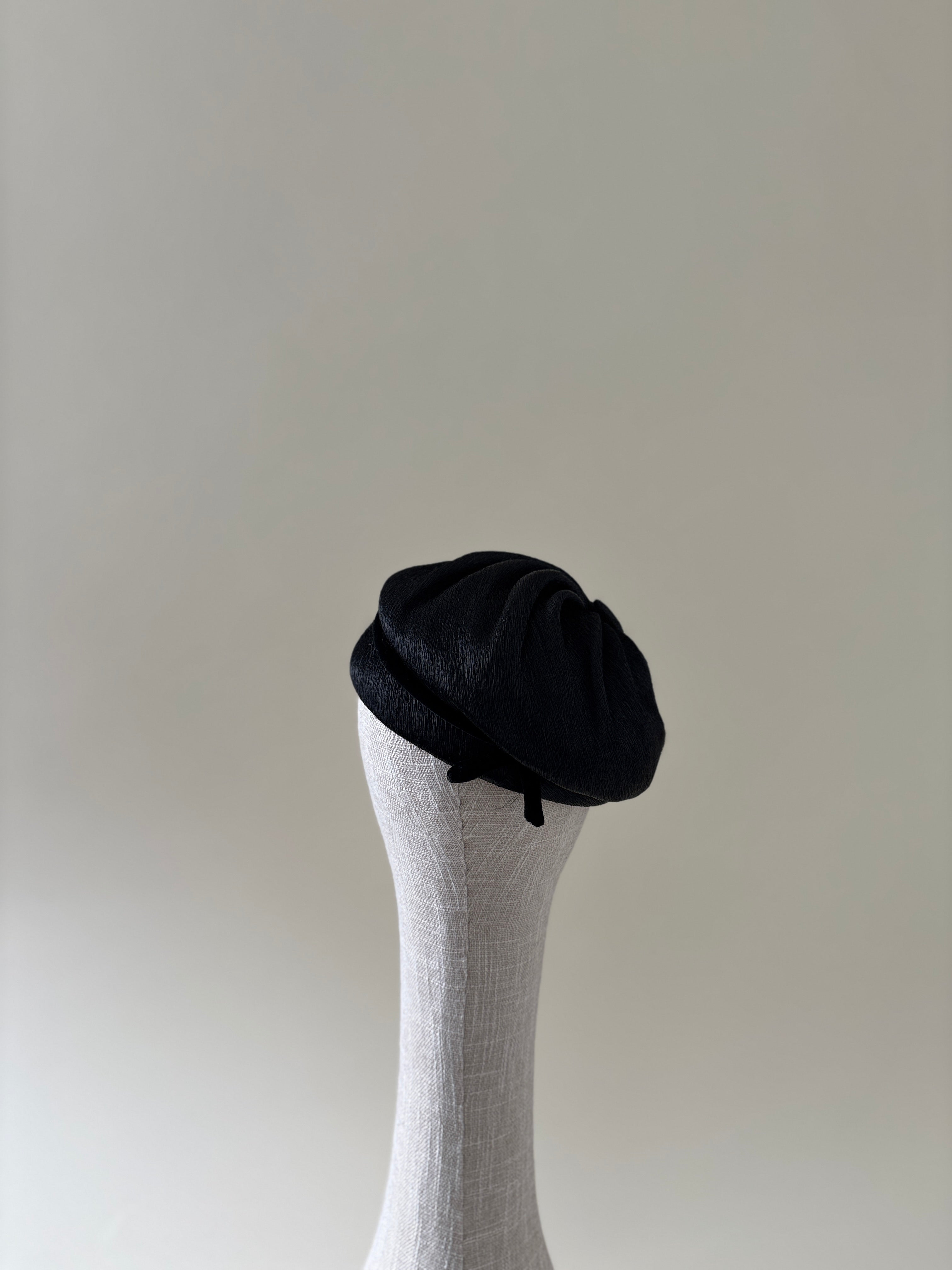 Chapeau vintage n° 056 | Béret drapé noir des années 1960