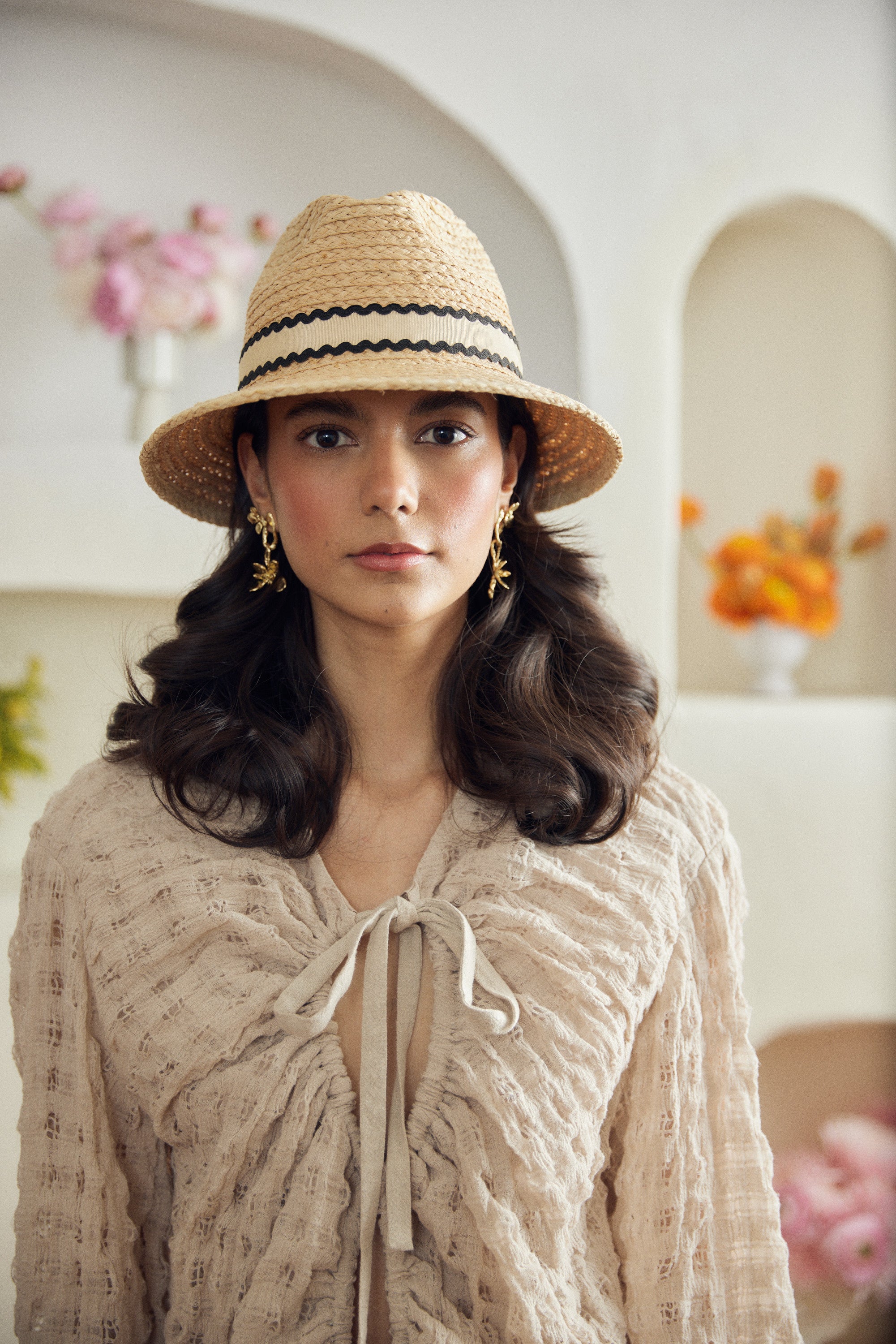 Anemone - Adjustable straw fedora hat - Natural ribbon with black ric-rac