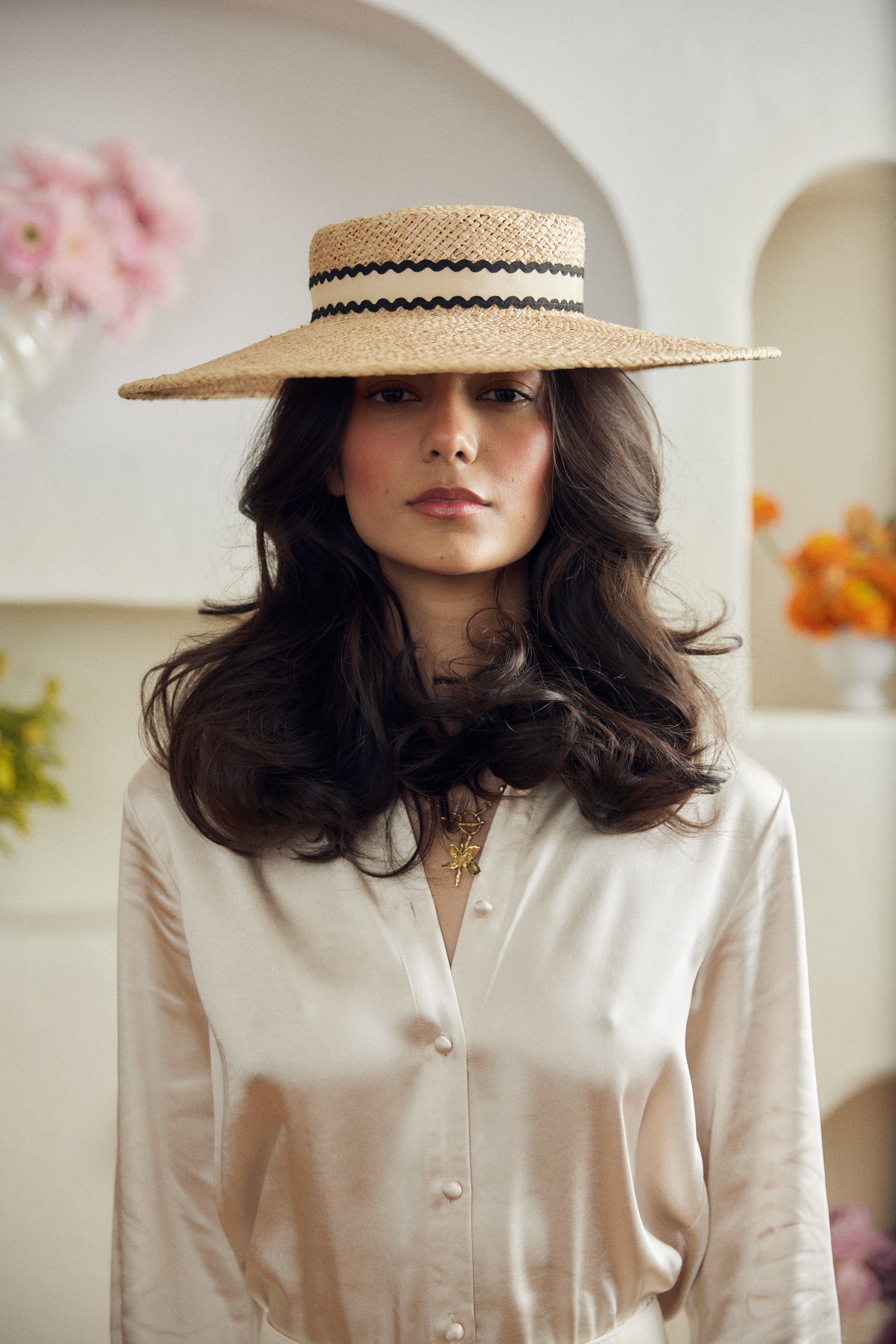 Beaton straw hat - Removable ribbon in natural with black ric-rac