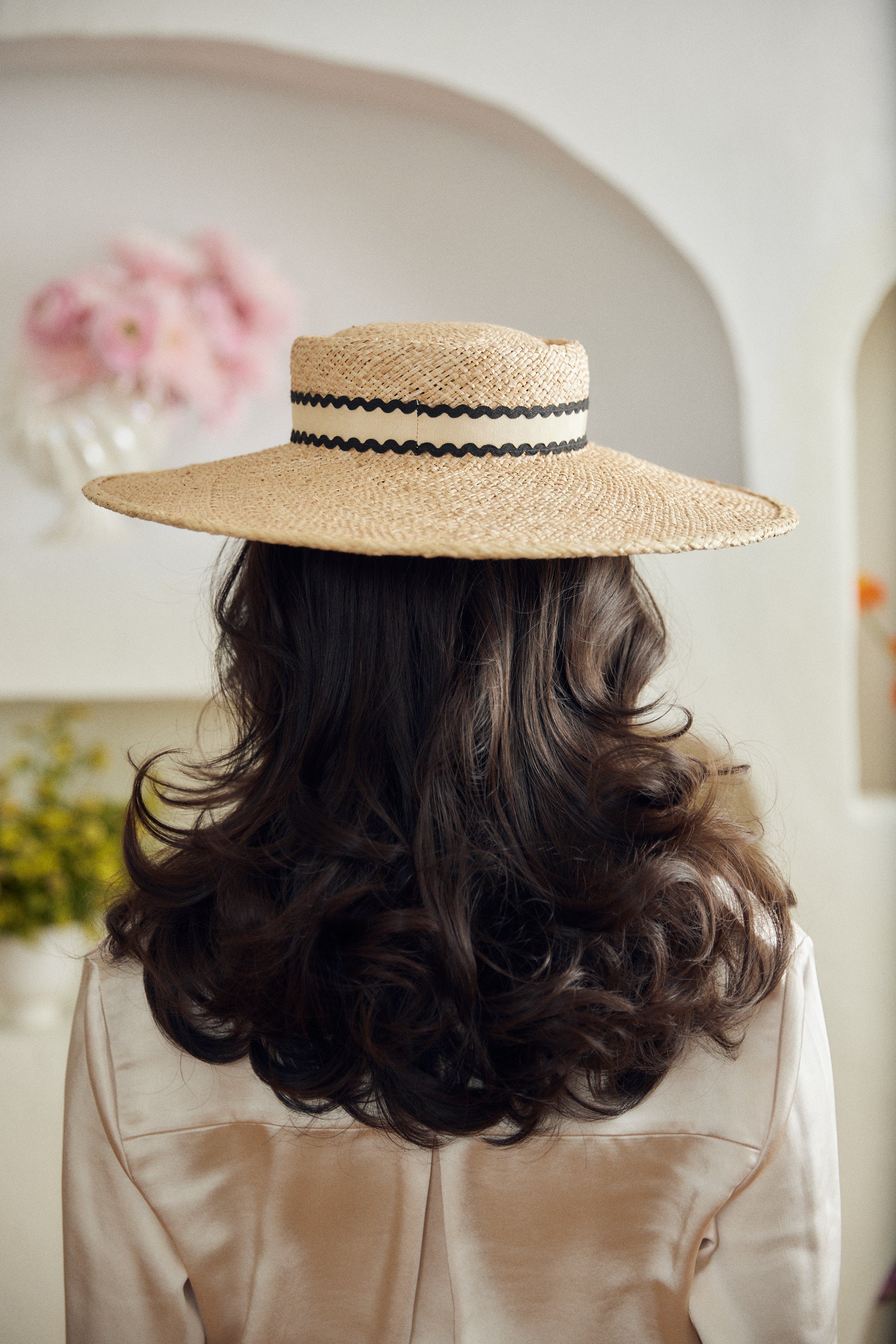 Beaton straw hat - Removable ribbon in natural with black ric-rac