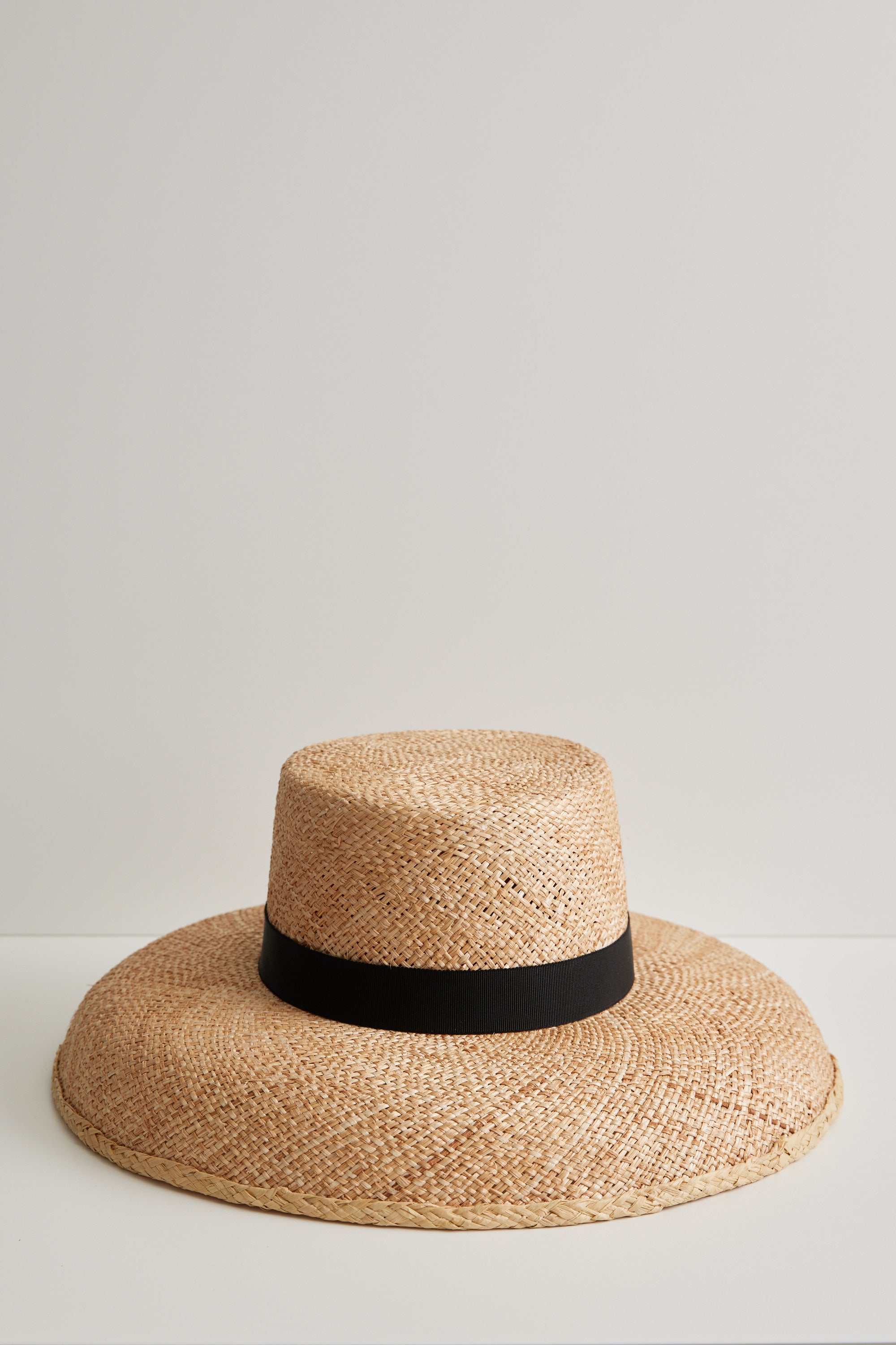 Calcarella straw hat - Detachable black grosgrain ribbon