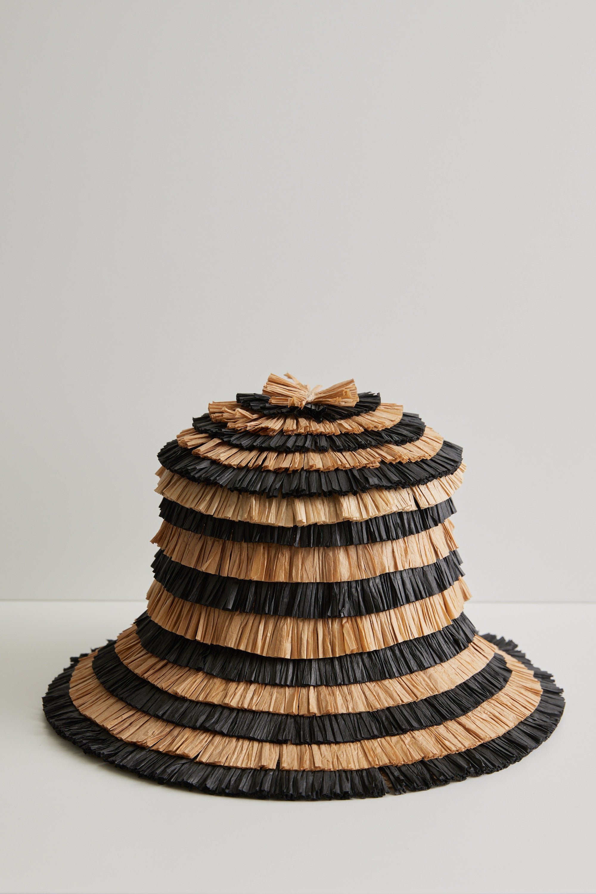 Chrysanthemum straw hat - Natural and black stripes straw fringe