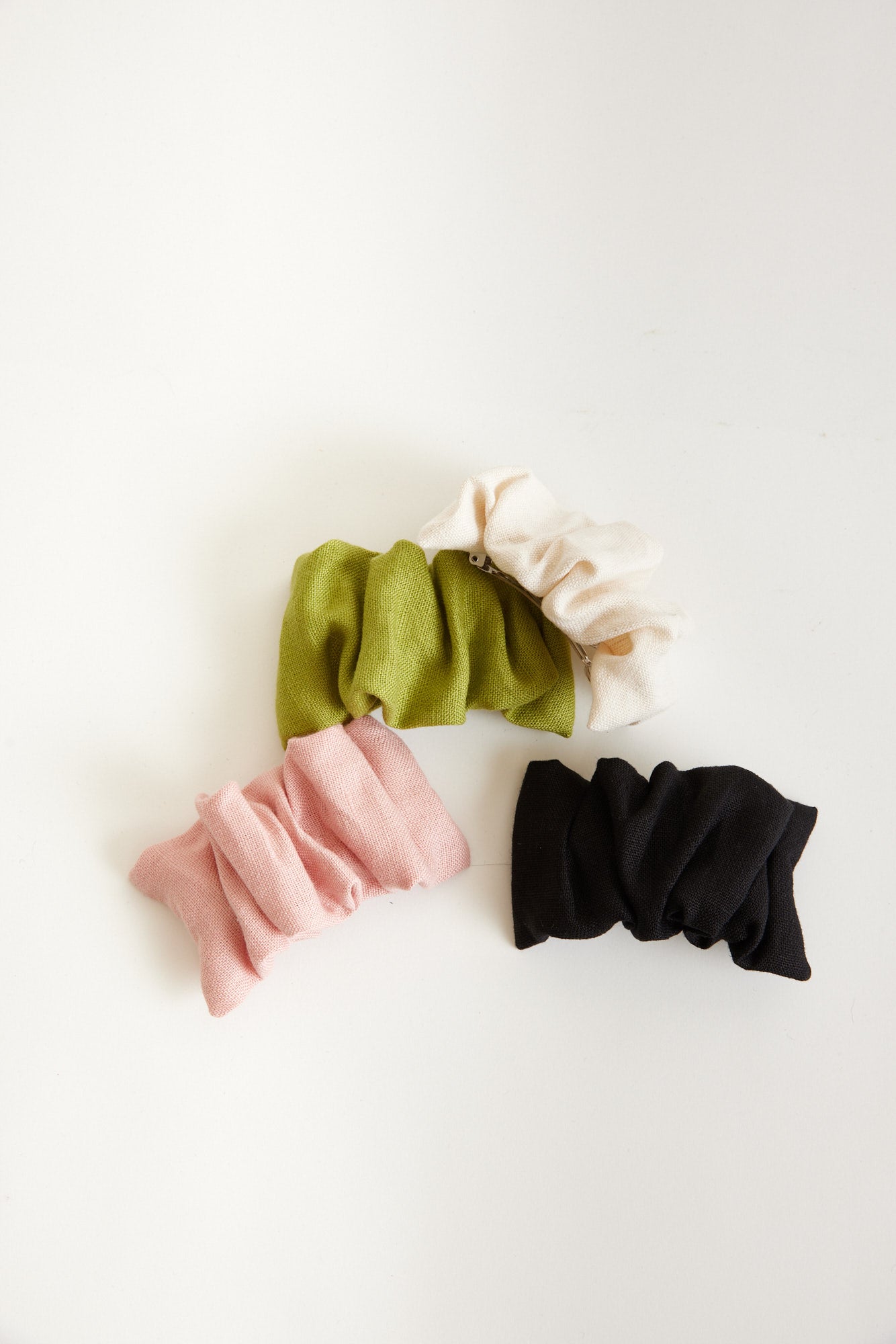 Clueless - Linen hair clips